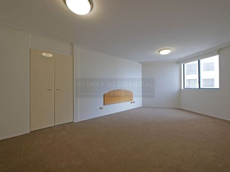 Well Presented Studio Apartment - Regis Tower - Photo 2