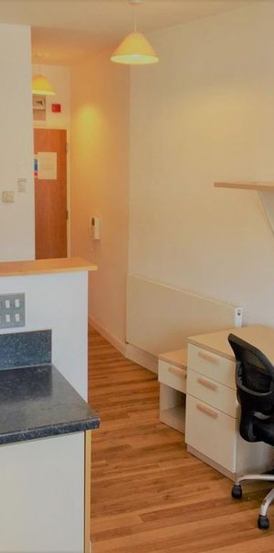 Studio to rent - Photo 1