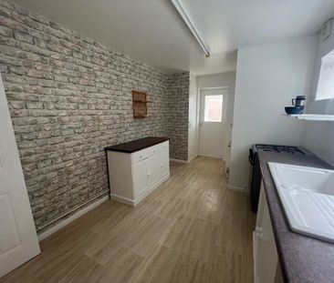 3 bedroom terraced house to rent - Photo 6