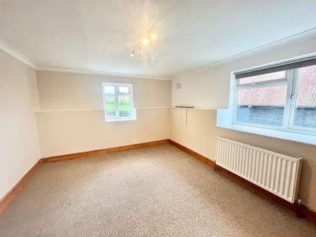 6 bedroom detached house to rent - Photo 5