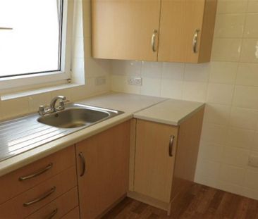 1 bedroom retirement property to rent - Photo 5