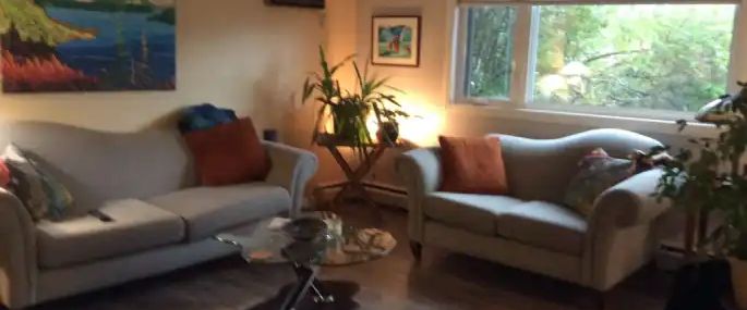 Updated inner city | 3 - 10A St NW, Calgary - Photo 1