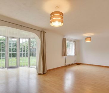 3 bedroom detached house to rent - Photo 3