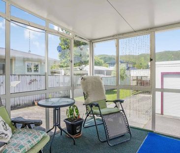 Big house, Private dec and big backyard, Sunroom, - Photo 5