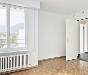 Schöne 2 Zimmer Wohnung im Herzen von Reinach! - Photo 1