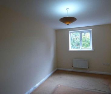 Beeston Court, Laindon, Basildon, SS15 - Photo 6