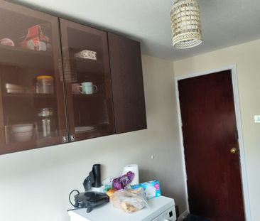 2 Bed Maisonette, Fulmead Road, RG30 - Photo 6