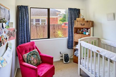 Charming 3BR Home in Taita, Hutt Valley - Photo 3