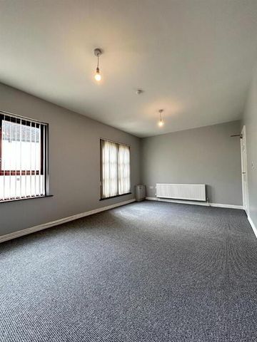 20a Church Street, Dromore, BT25 1AA - Photo 2
