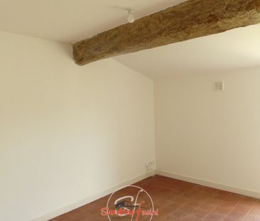 Petit deux pièces dans le village de Gattieres - Photo 4