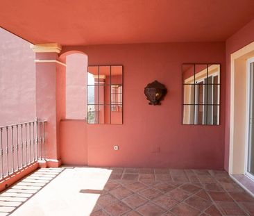 2 bedroom luxury Flat for rent in Benahavís, Andalusia - Photo 1