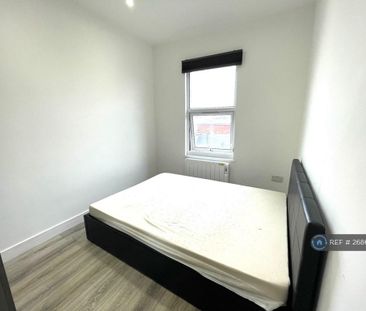 2 bedroom maisonette to rent - Photo 3