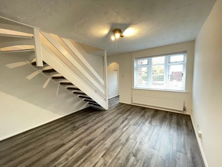 2 bedroom Semi-Detached House to let - Photo 2