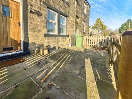 2 bedroom terraced house to rent - Photo 2