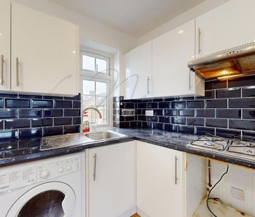 The Promenade, Edgware, HA8 - Photo 2