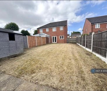 3 bedroom semi-detached house to rent - Photo 6