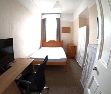 6 bedroom terraced house to rent - Photo 4