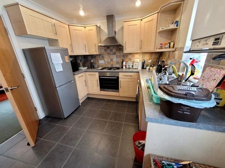 Aspen Park Road, Locking Castle, Weston Super Mare, North Somerset - Photo 3