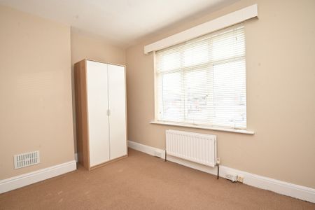 West Cliffe Terrace, Harrogate, HG2 0PT - Photo 3