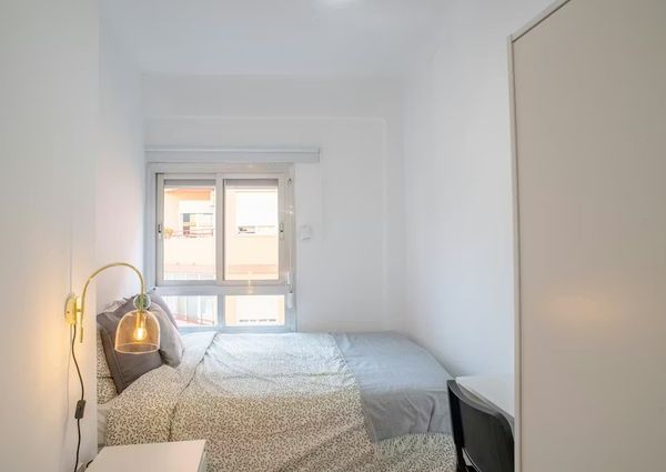 Carrer de Sant Lluís Bertran, Torrent, Valencian Community 46900