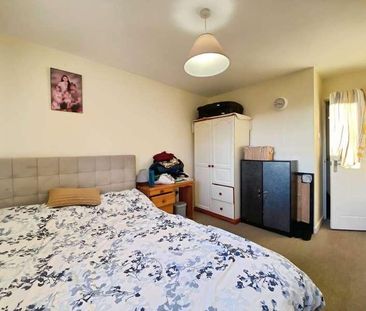 Thorney Leys, Witney, Oxfordshire, OX28 - Photo 4