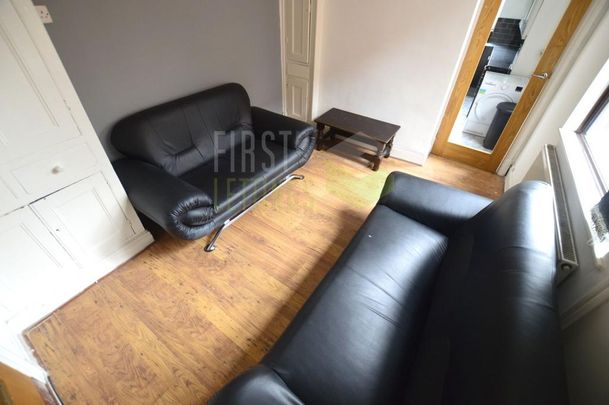 4 bedroom terraced house to rent - Photo 1