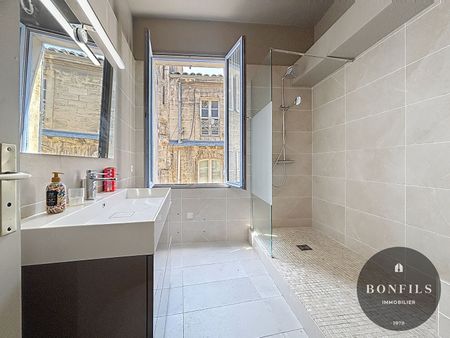 A LOUER AVIGNON INTRAMUROS ( 84000 ) : charmant appartement 3pièces non meublé - 75.40m² - cuisine équipée !, - Photo 5