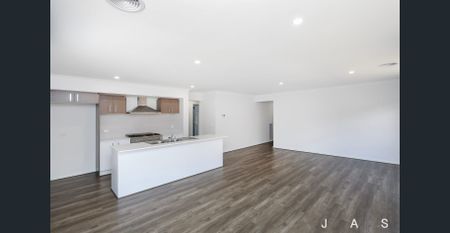 Spacious Family Living - Photo 2