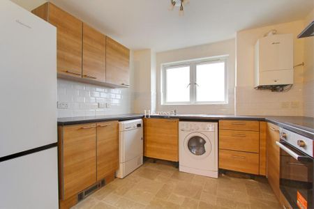 2 bedroom flat to rent - Photo 2