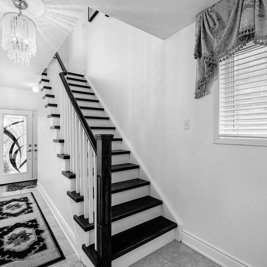 For Lease - 28 Sugarberry Drive, Brampton, Ontario - Photo 1