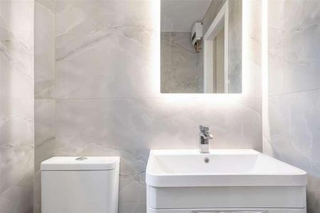 Bader Gardens, Slough, SL1 - Photo 4