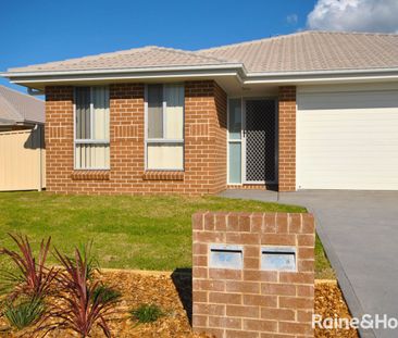 Modern Family Home in a Sought-After Location - Photo 3