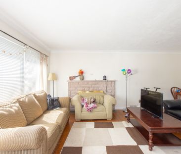 **ALL INCLUSIVE** Rooms For Rent on Glenridge Avenue!! - Photo 1