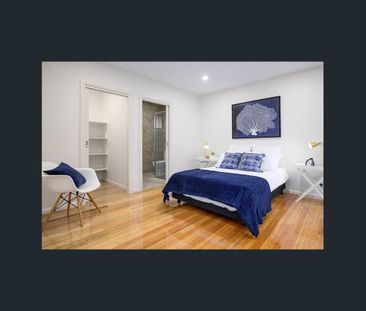 Stunning Townhouse! - Photo 2