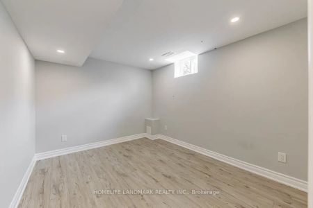 Property For Lease | N9265857 - Photo 4