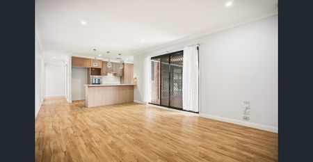 Spacious Family Home with Pool - Photo 2