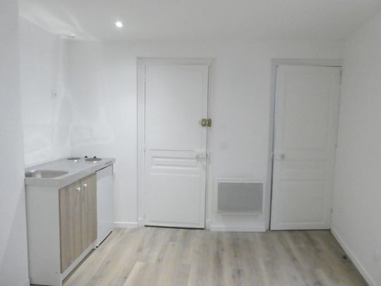 Location Appartement 1 pièce 15m² FONTAINEBLEAU 77300 - Photo 1