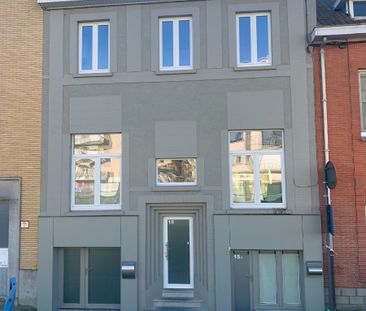 Rijwoning te huur in het centrum van Harelbeke - Photo 2