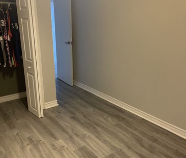 For Lease - 2257 Hanbury Court, Burlington, Ontario - Photo 6