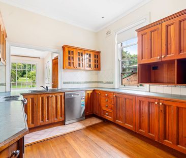 Charming Family Home in a Prime Location - Photo 4