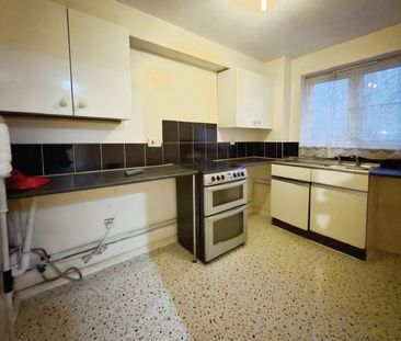 Curzon Drive, Curzon Drive, Grays, RM17 - Photo 3