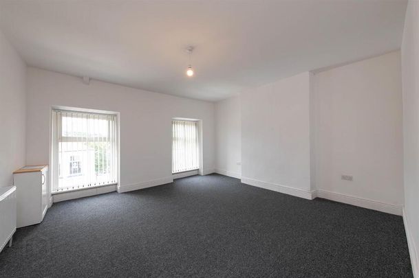 6C Church Street, Ballynahinch, BT24 8AF - Photo 1