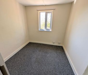 2 bedroom semi-detached house to rent - Photo 2