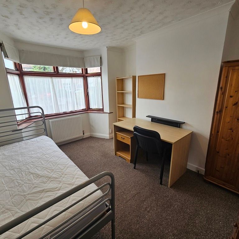 3 Bed Student Accommodation - Photo 1