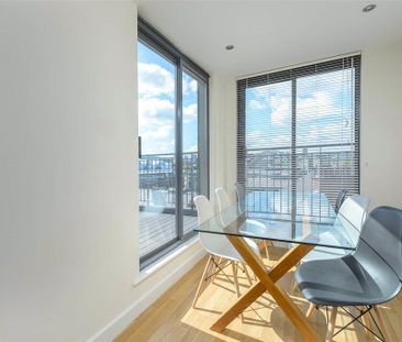 2 bedroom penthouse to rent - Photo 5