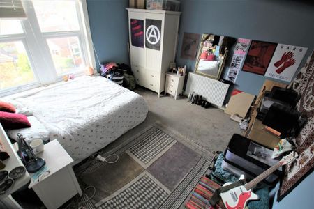 4 bedroom terraced house to rent - Photo 4