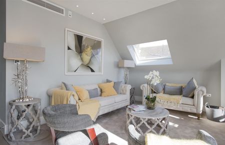 Lyndhurst Road, Hampstead, London - Photo 3