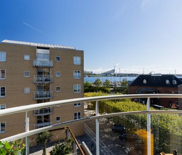 Lys og moderne lejlighed på 75 m² med udsigt over vandet - Photo 6
