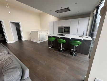 2 bedroom flat to rent - Photo 4