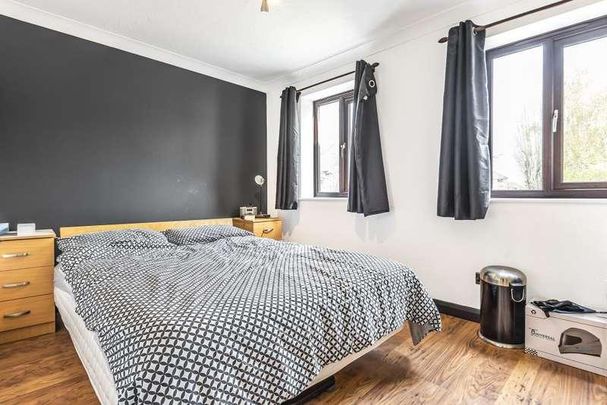 Reading, Berkshire, RG1 - Photo 1